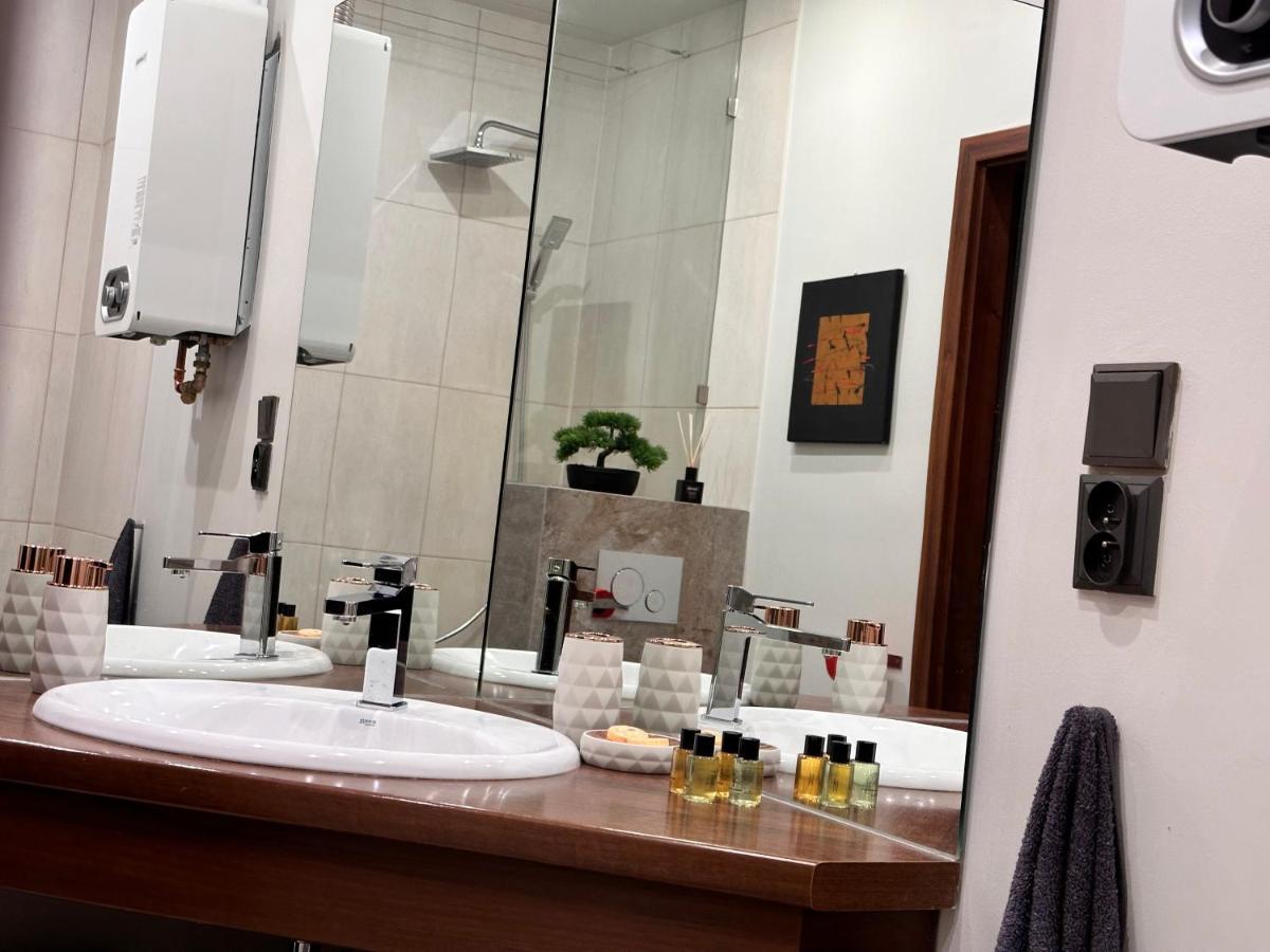 Be Inn - Luxury Apartment Gliwice Extérieur photo