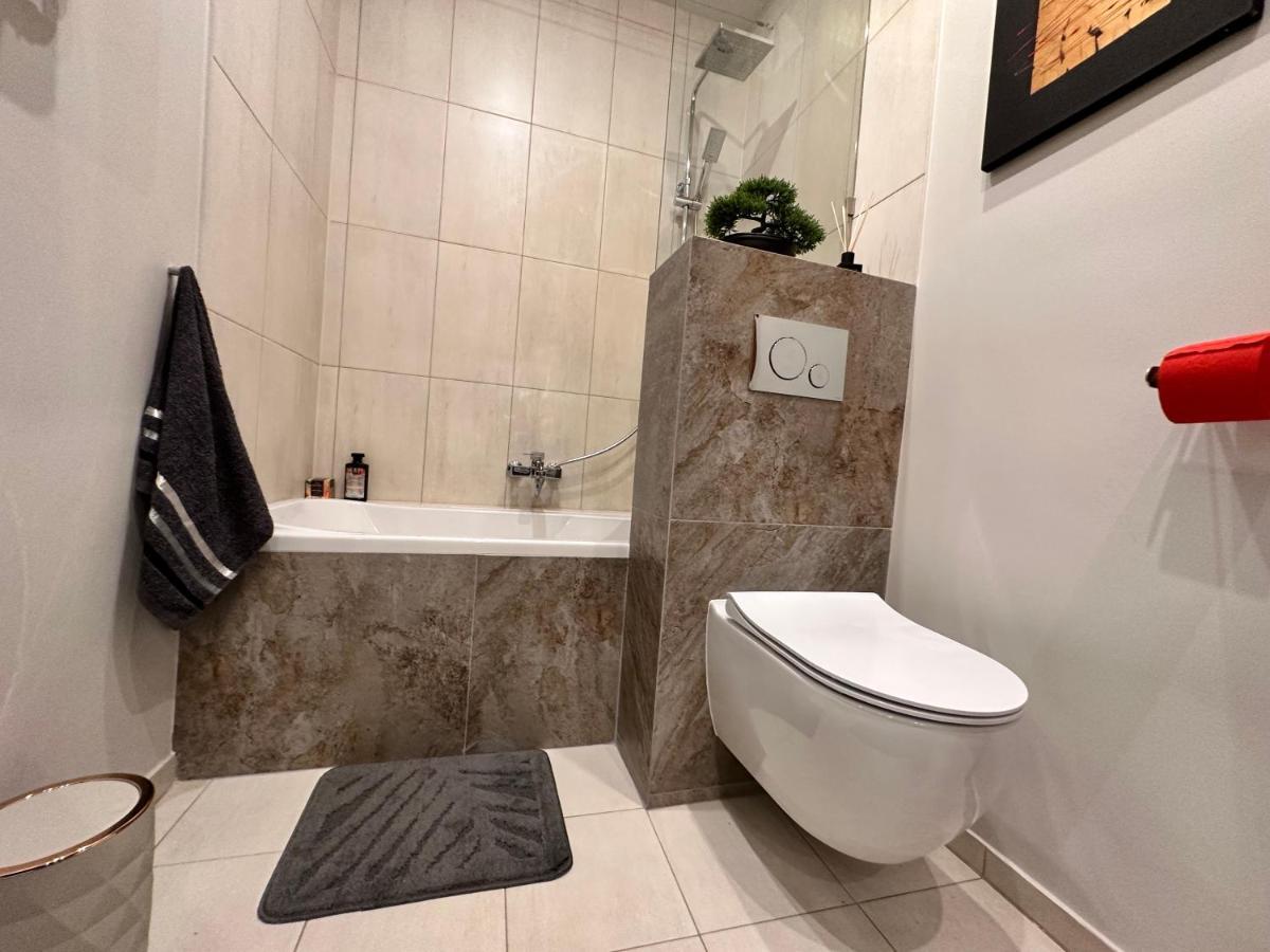 Be Inn - Luxury Apartment Gliwice Extérieur photo